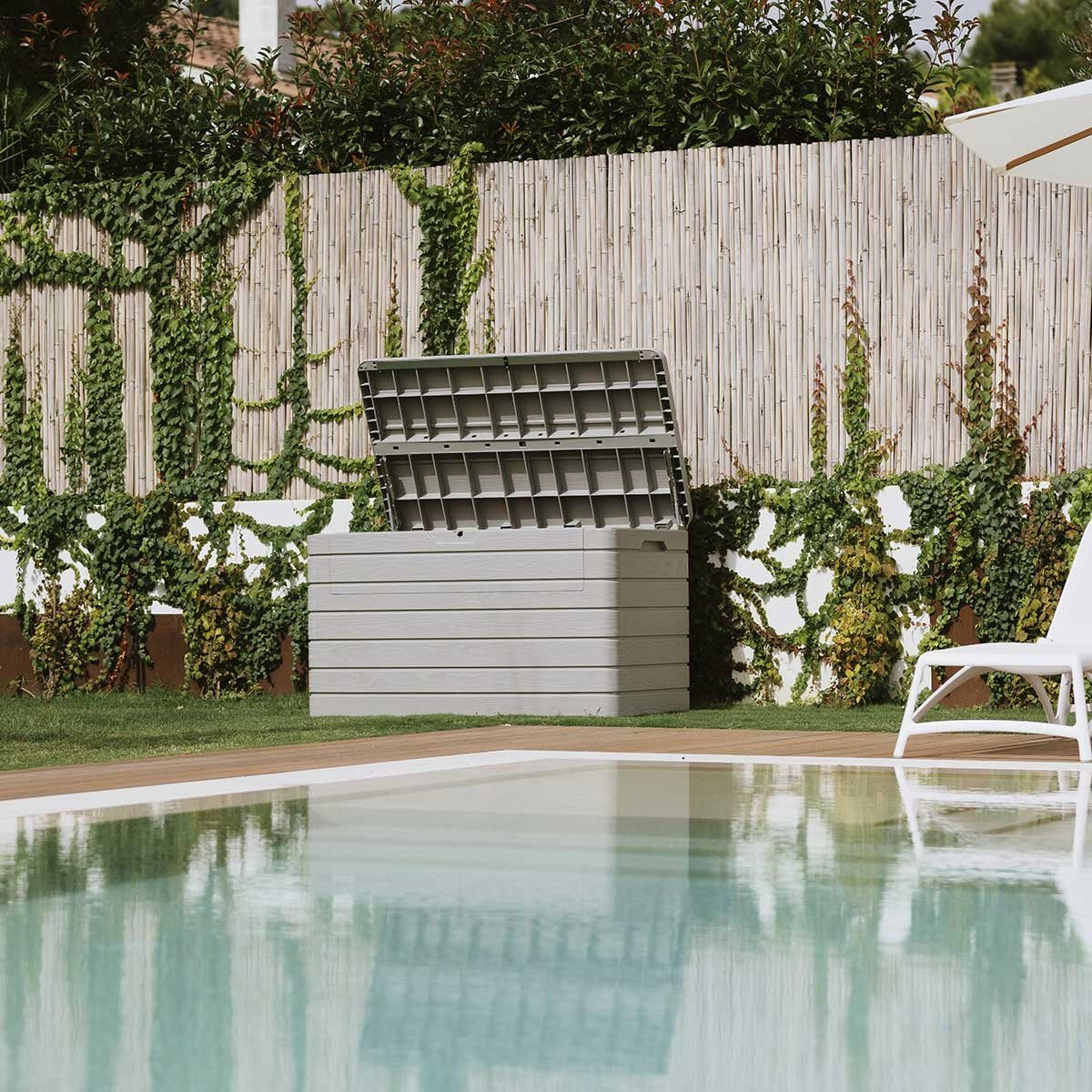 Toomax Dolomiti XXL 970L Garden Storage Deck Box - Warm Grey Woodgrain - Image 5